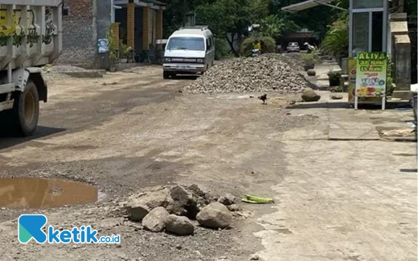 Akses Jalan Rusak, Kawasan Wisata Banjulan Nganjuk dan Jolotundo Dikeluhkan Wisatawan