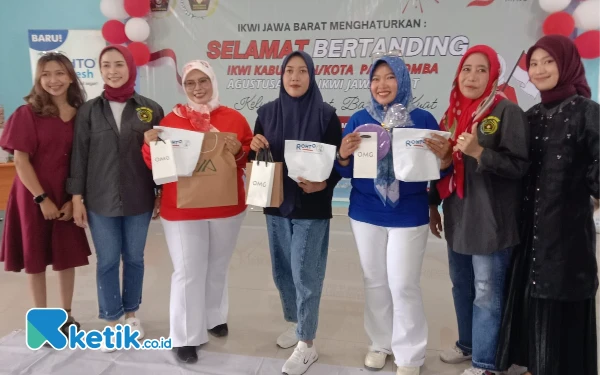 Thumbnail Berita - IKWI Kabupaten Bandung Juara 1 Beauty Class Lomba 17-an IKWI Jabar