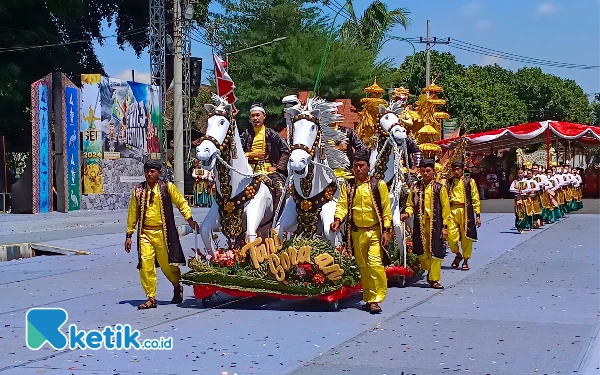 Thumbnail Tarian Tradisional dari Berbagai Daerah Meriahkan Situbondo Ethnic Festival ke-3 2024