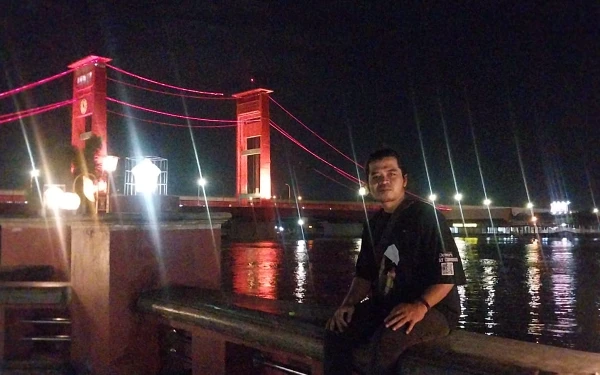 Thumbnail Momen Azizi Blackout di Palembang: Saya Suka Foto-foto dan Kuliner Palembang