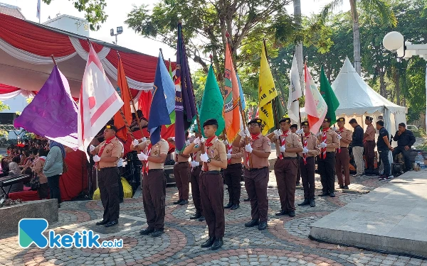 Thumbnail Para pembawa Panji-panji Pramuka. (Foto: Husni Habib/Ketik.co.id)