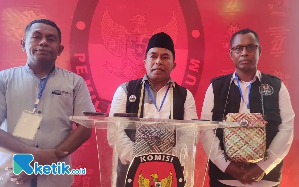 Daftar di KPU Lewat Jalur Independen, Pasangan Hasan-Yoris Berkomitmen Harumkan Raja Ampat