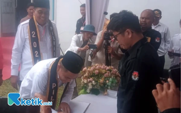 Thumbnail Daftar ke KIP Aceh Singkil, Pasangan Duha Konvoi dengan Nuansa Budaya