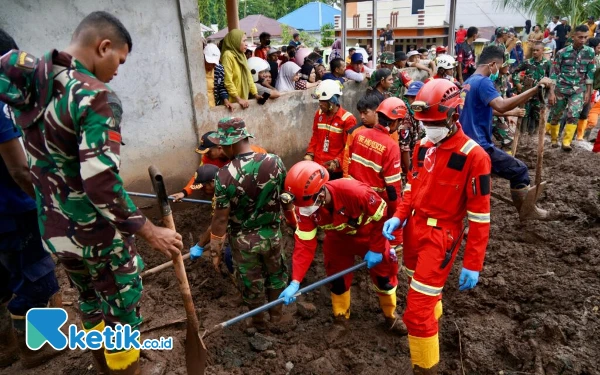 Thumbnail Berita - Harita Nickel Bantu Evakuasi dan Salurkan Sembako untuk Korban Banjir Rua Ternate