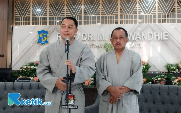 Thumbnail 32 Dokter Periksa Kesehatan Eri-Armuji Sebagai Syarat Mengikuti Pilkada Surabaya 2024