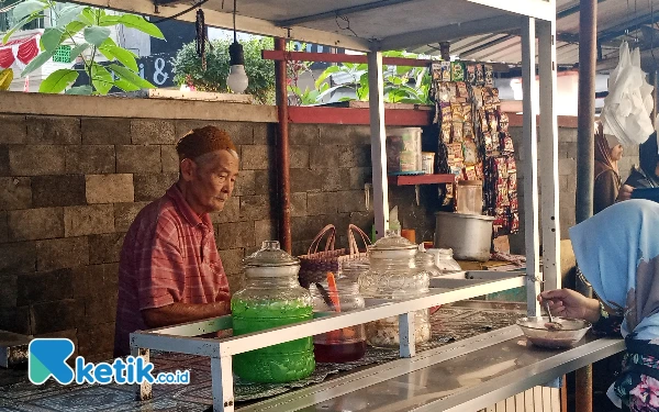 Segarnya Es Campur Mbah Said yang Legendaris di Kota Batu Sejak 70 Tahun Lalu