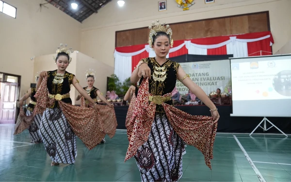 Tim Penilaian Lomba Administrasi LPMK DIY Sambangi Kalurahan Sinduharjo Sleman