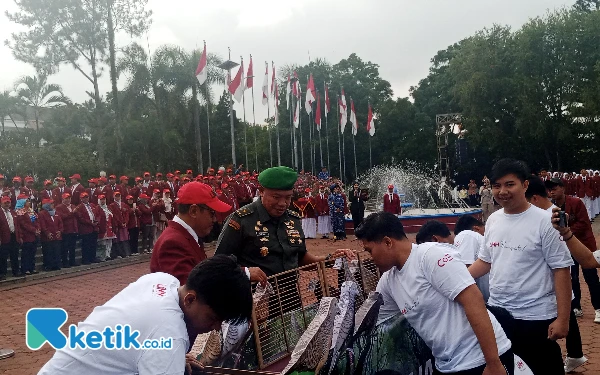 Thumbnail Pelepasan Ribuan Burung Tandai Pembukaan Pesmaba Gen 24 UMM