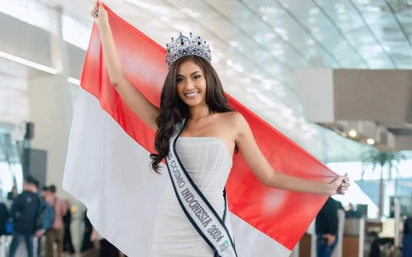 Thumbnail Berita - Momen Keberangkatan Puteri Indonesia Pariwisata 2024 Tata Juliastrid Menuju Ajang Miss Cosmo International