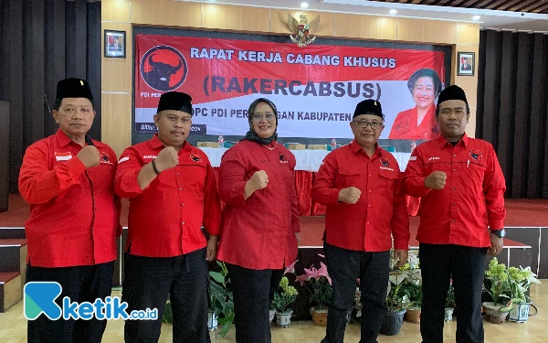 Thumbnail Berita - DPC PDI Perjuangan Kabupaten Blitar Gelar Rakercabsus, Fokus Pemenangan Pilkada dan Pilgub 2024