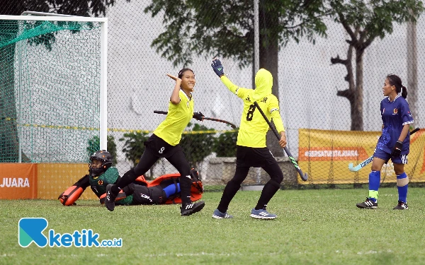 Thumbnail Menolak Tersingkir, Tim Hoki Lapangan Putri Jatim Tumbangkan Kalbar 2-0