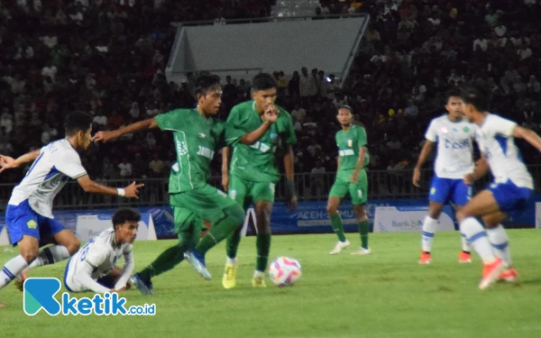 Thumbnail Sepak Bola PON 2024: Jatim Tembus Final, Fakhri Husaini Akui Anak Asuhnya Masih Demam Panggung