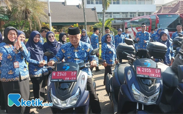 Thumbnail Berita - Apresiasi PLKB Atasi Stunting, Bupati Malang Serahkan 37 Unit Sepeda Motor