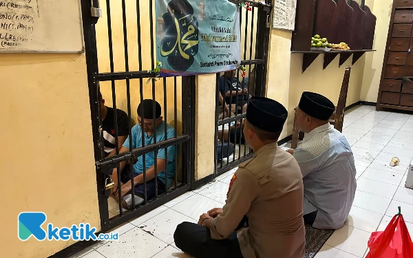 Thumbnail Puluhan Tahanan Polres Situbondo Peringati Maulid Nabi