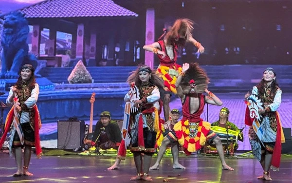 Thumbnail Berita - Unesa Tampilkan Beragam Kesenian di Pagelaran Indonesian Cultural Nights Thailand