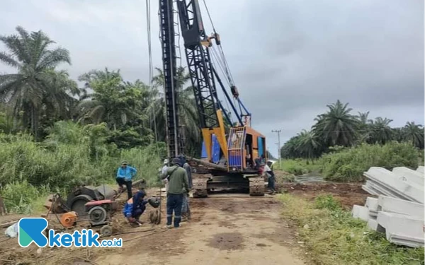 Thumbnail Pemda Pasaman Barat Bangun Jembatan Menuju Pantai Sikabau