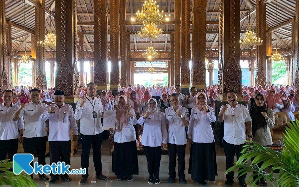 Thumbnail Berita - Bupati Blitar Hadiri Sosialisasi Tabungan Simpel untuk Sekolah Dasar