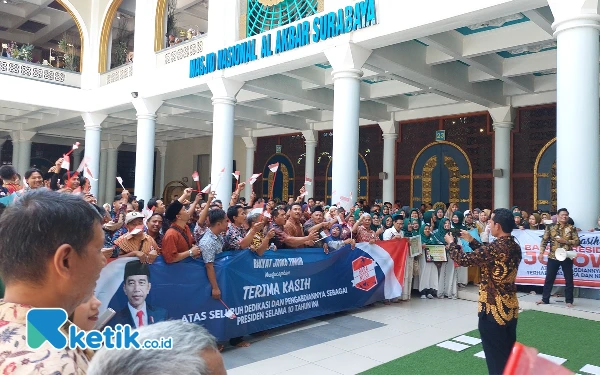 Thumbnail Pernikahan Putra Ketiga Khofifah di Masjid Nasional Al-Akbar Dipadati Ribuan Masyrakat