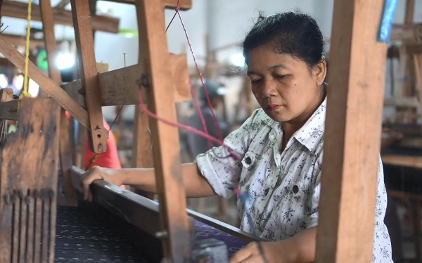 Thumbnail Tenun Ikat Bandar Kidul Menganyam Tradisi, Menenun Masa Depan Pariwisata Kediri