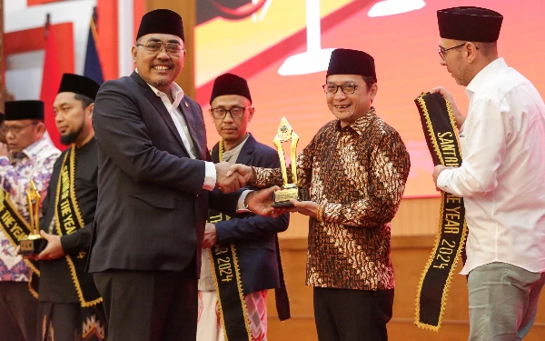 Thumbnail Dapat Penghargaan Santri of The Year, Sekjen PKB Ungkap Kontribusi Cak Imin