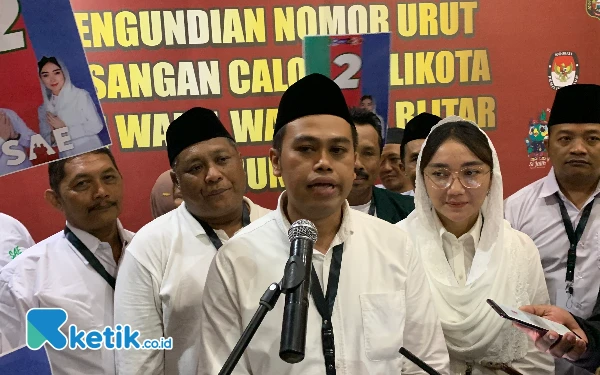 Thumbnail Syauqul Muhibbin-Elim Tyu Samba Resmi Dapat Nomor Urut 2 di Pilkada Kota Blitar 2024