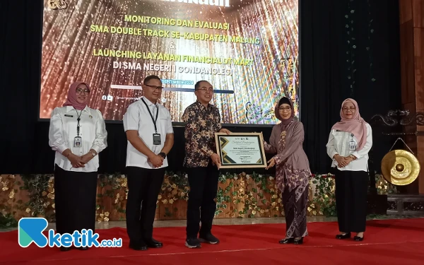 Thumbnail Berita - Perdana! Program Double Track SMAN 1 Gondanglegi Luncurkan Layanan DT PLUSK untuk Alumni