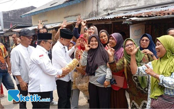 Thumbnail Mulai Kampanye, Paslon Yudha-Bahar Blusukan ke Pasar Plaju Palembang