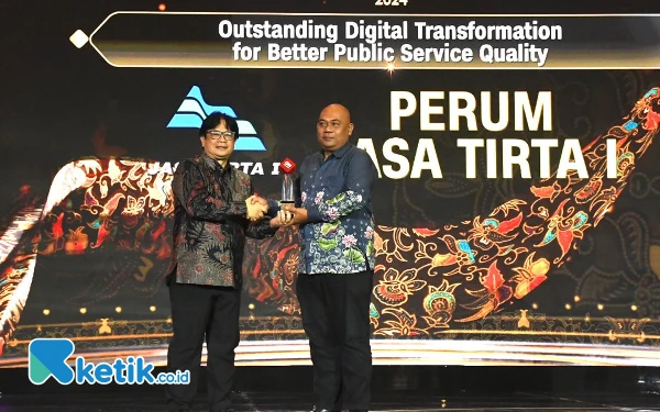 Thumbnail Berita - PJT I Peroleh Penghargaan Outstanding Digital Transformation for Better Public Service Quality