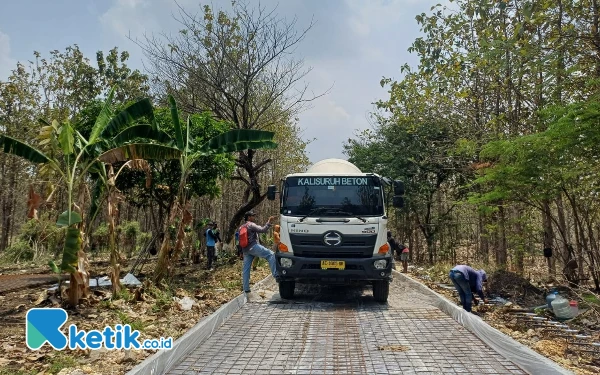 Thumbnail Berita - Puluhan Tahun Jalan Bringin-Boan Berlumpur, Begini Respon Warga Usai Dibeton