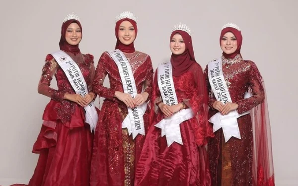 [Berita Foto] Cantik! Para Finalis Putri Hijabfluencer Jabar 2024 Padukan Batik dan Kebaya