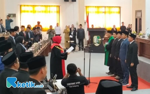 Thumbnail Berita - Pimpinan DPRD Kabupaten Sampang Masa Jabatan 2024-2029 Dilantik, Ini Komposisinya