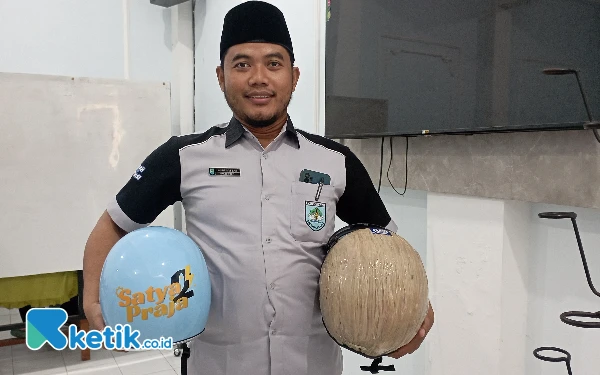 Thumbnail SMK Satya Praja 2 Petarukan Pemalang Sulap Limbah Nanas Menjadi Helm