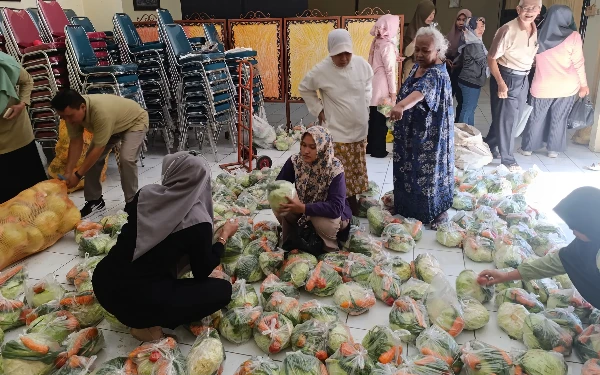 Thumbnail Dispertan Pemalang Serap Komoditas Petani, Seribu Paket Sayuran Ludes Terjual