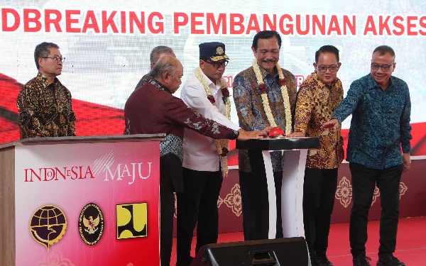 Thumbnail Pemkab Kediri Dorong Percepatan Sarpras Pendukung Usai Peresmian Bandara Internasional Dhoho