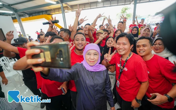 Kunjungi Pabrik Moorlife, Khofifah Puji Industri Padat Karya