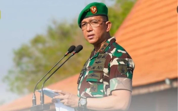 Thumbnail Berita - Mengenal Mayjen TNI Rudy Saladin Pangdam V Brawijaya, Sosok Adhi Makayasa Pecinta Anak Yatim