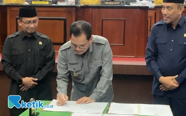 Thumbnail Berita - APBD 2025 Pemkot Serang Defisit sampai Rp18,5 Miliar, Pj Wali Kota: Sudah Biasa, tiap Tahun Begitu