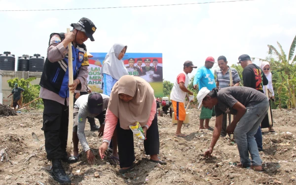 Gerakan Tanam Jagung di Surabaya: Sinergi Pemkot dan Polres Demi Ketahanan Pangan