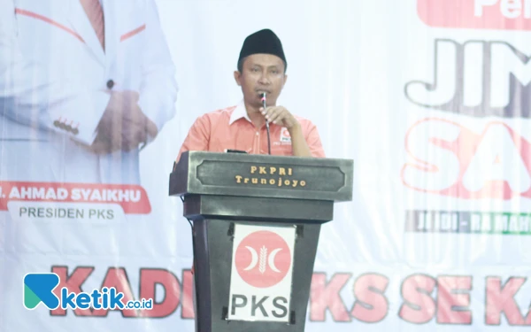 Thumbnail Berita - Hari Guru Nasional 2024, Ketua Komisi IV DPRD Sampang: Bakti dan Dedikasi Guru Luar Biasa