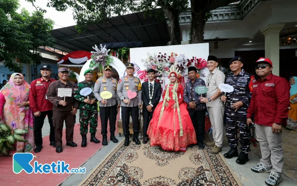 Thumbnail Berita - Gunakan Konsep Resepsi Pernikahan, TPS di Bangkalan Dikunjungi Kapolda Jatim