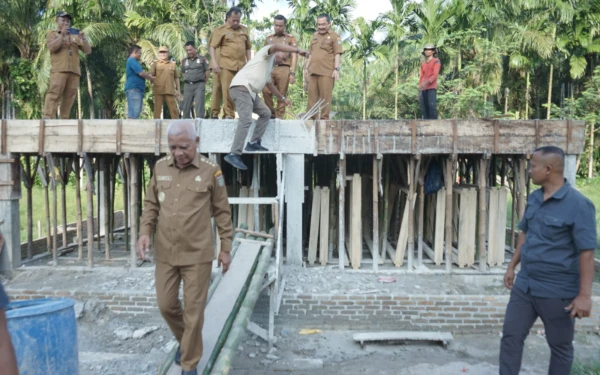 Thumbnail Berita - Peduli Cagar Budaya, Pemkab Asahan Pantau Pembangun Replika Rumah Tuan Syech Silau