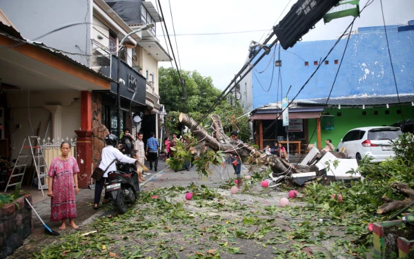 Thumbnail Berita - Meminimalkan Dampak Puting Beliung, Begini Penjelasan Pakar Mitigasi Bencana ITS