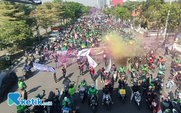 Demo Ojol di Surabaya Berencana Tak akan Bubar sebelum Kepgub Dipenuhi