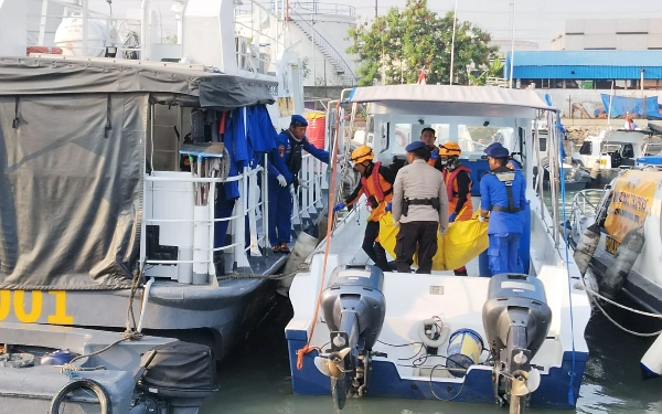 Thumbnail Jenazah Ti'in Ditemukan 4 Kilometer dari Jembatan Suramadu