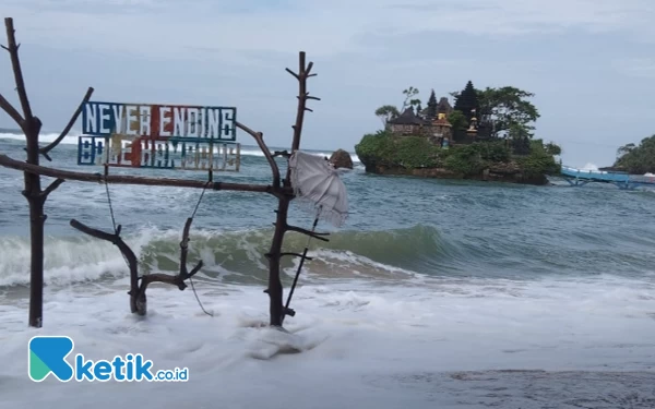 Thumbnail Berita - Banjir Rob dan Gelombang Tinggi Terjang Pesisir Malang Selatan