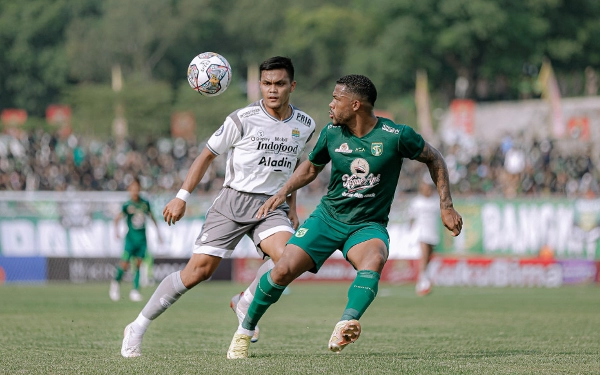 Thumbnail Lini Belakang Terlalu Panik, Persebaya Gagal Amankan 3 Poin