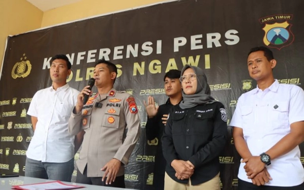 Thumbnail Viral Video Penggerebekan Remaja Ngawi Berpacaran di Kegelapan, Begini Kata Polisi