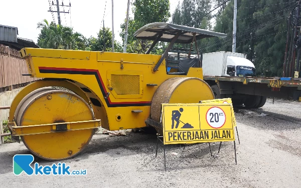 Thumbnail Pemkab Sidoarjo Langsung Perbaiki Jalan yang Ditanami Pisang karena Rusak Parah