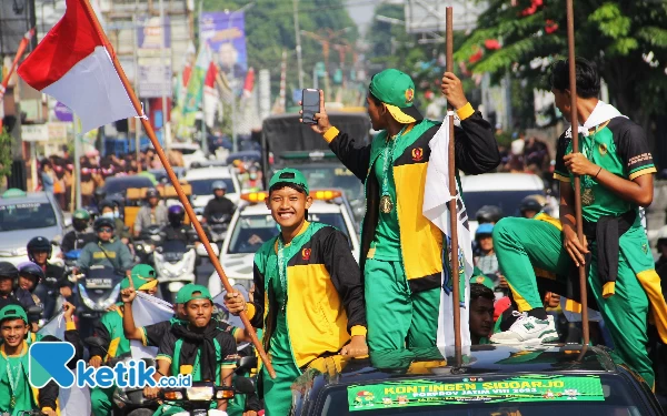 Thumbnail Berita - Pecahkan Sejarah Sepak Bola Porprov, Tim Putri-Putra  Sidoarjo Digelontor Bonus Rp 150 Juta