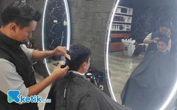 Thumbnail Berita - Tawarkan Kualitas Potong Rambut Premium, Surabaya Punya Cutsby Barbershop